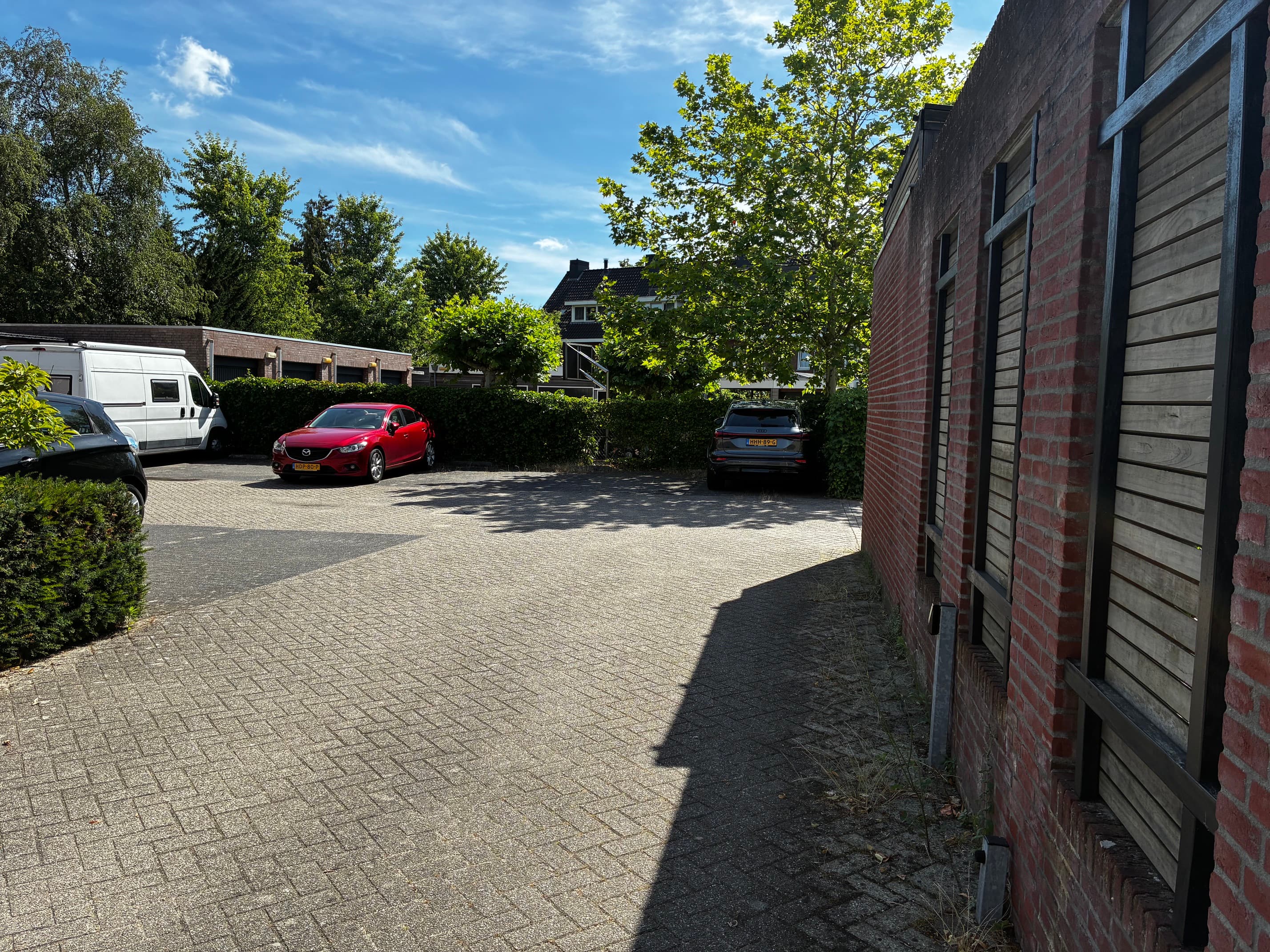 parkeerplaats op veilige plek in de wijk De Vliert in 's-Hertogenbosch