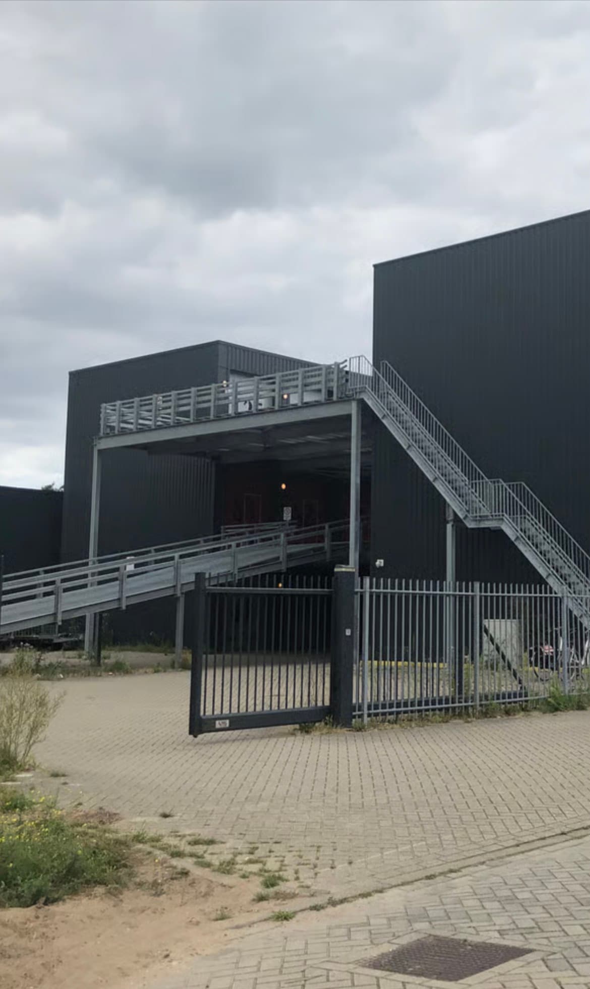 Loods garage werkplaats te huur
