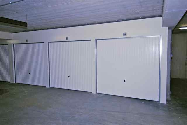 Te koop: garagebox op toplocatie (station Ede-Wageningen)