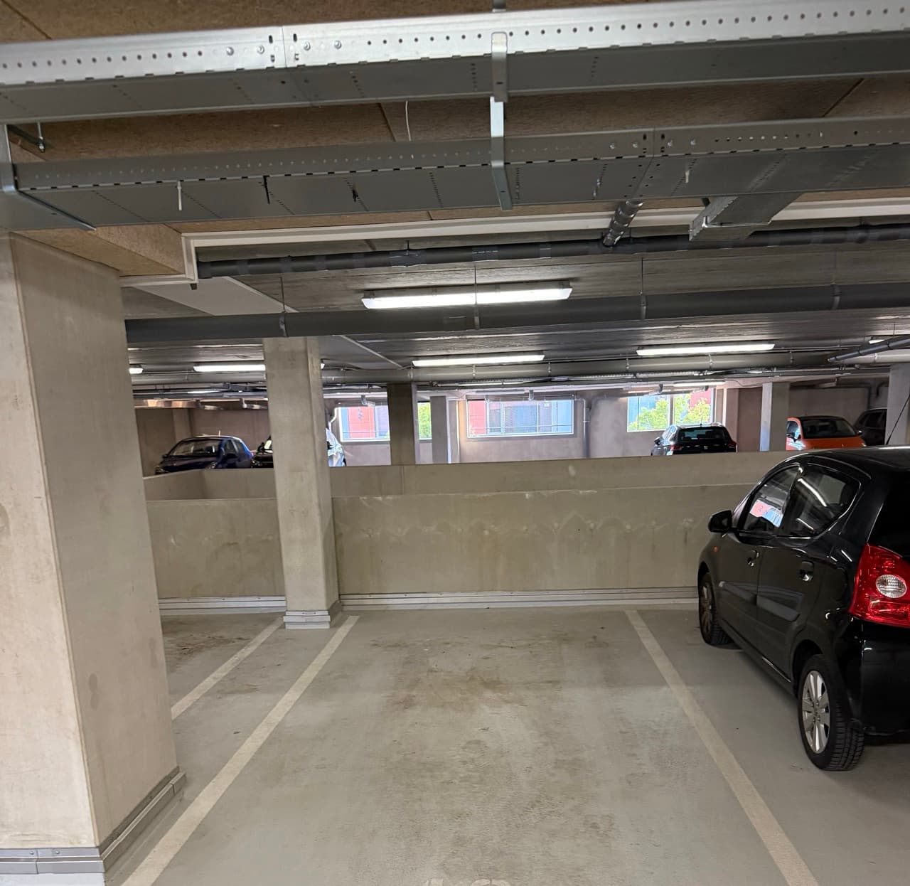 Overdekte parkeerplaats in centrum Hoofddorp