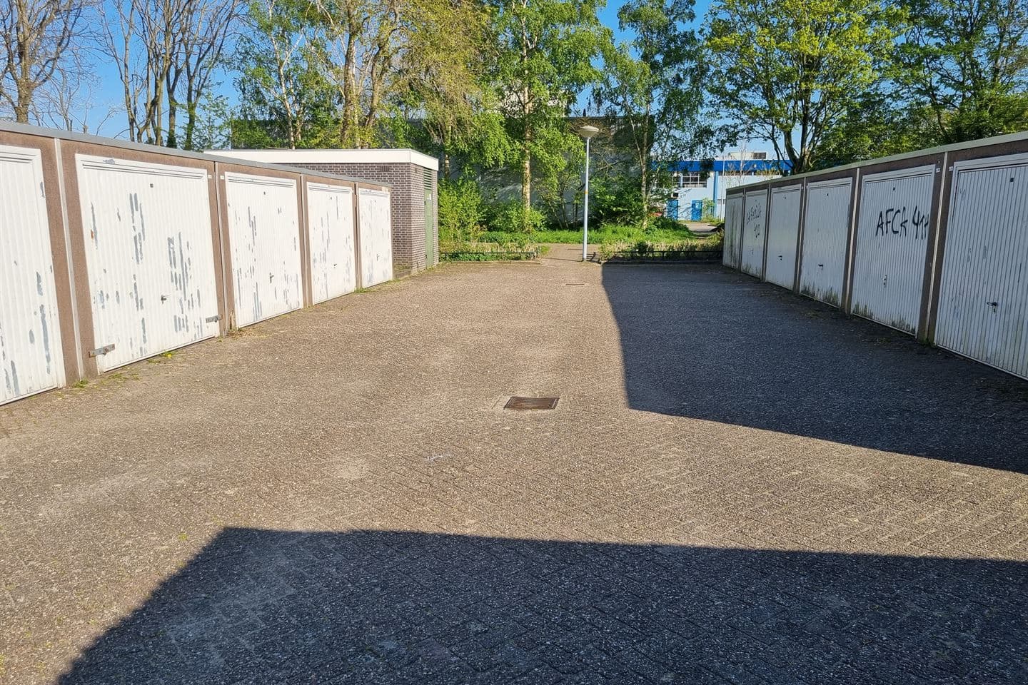Garagebox op rustig pleintje
