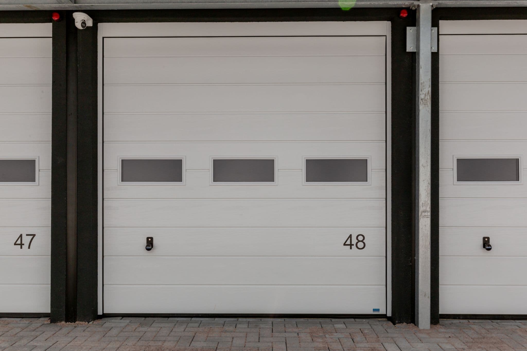 Diverse Garageboxen/bedrijfsruimte